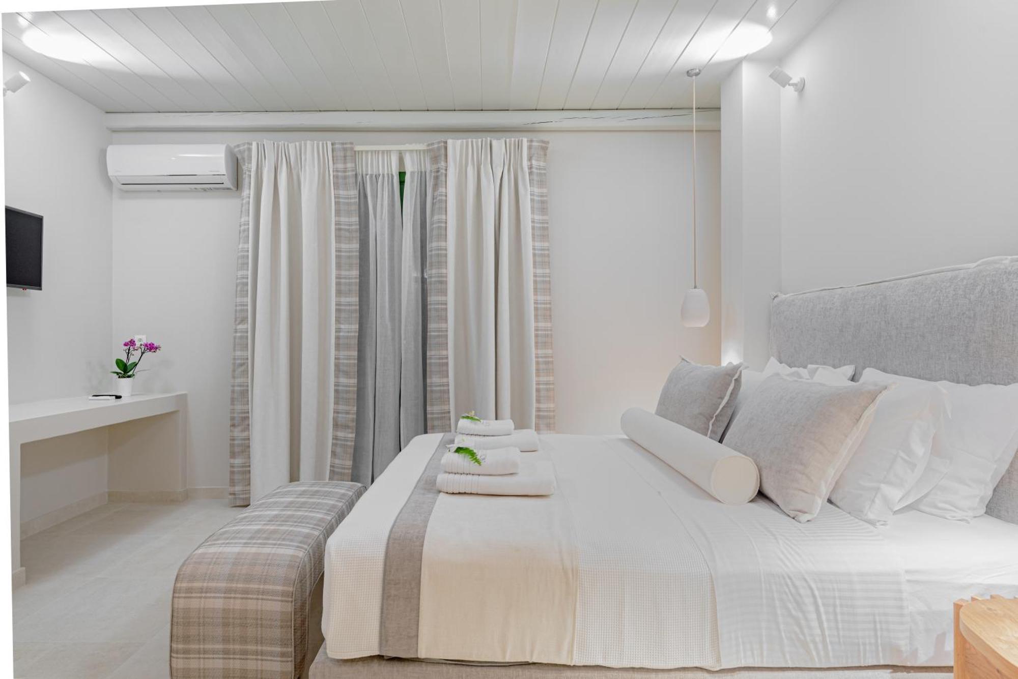Casa Di Fiori Andros Suites Exterior photo